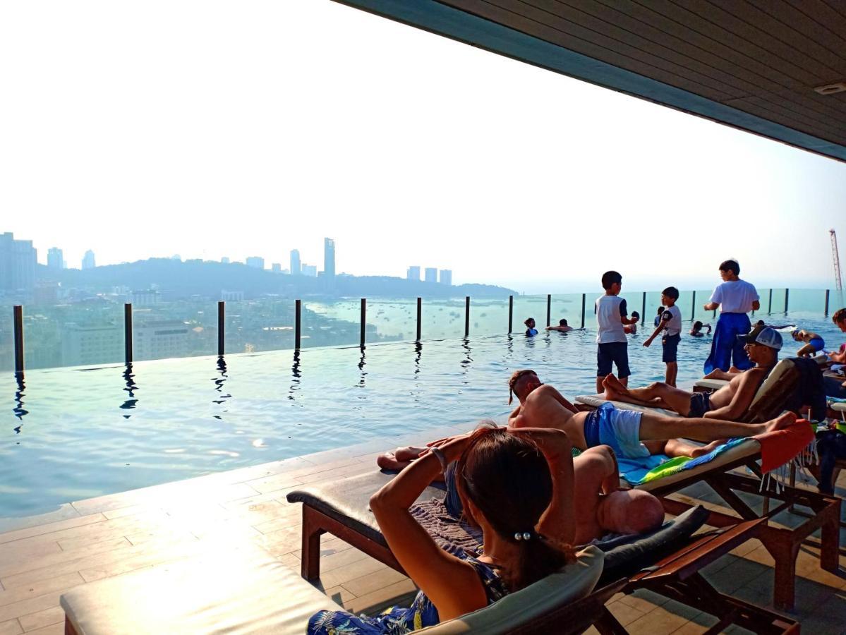 The Base Horizon Central Pattaya Eksteriør billede